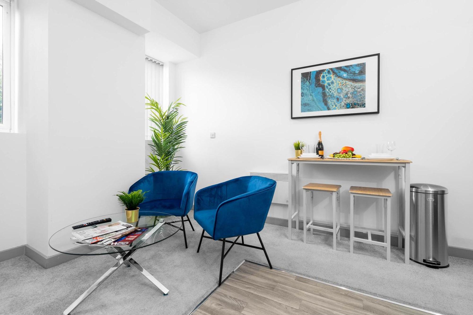 Modern Apartment In Brierley Hill - Secure Parking - Wifi & Netflix - Excellent Value - 11O Bagian luar foto